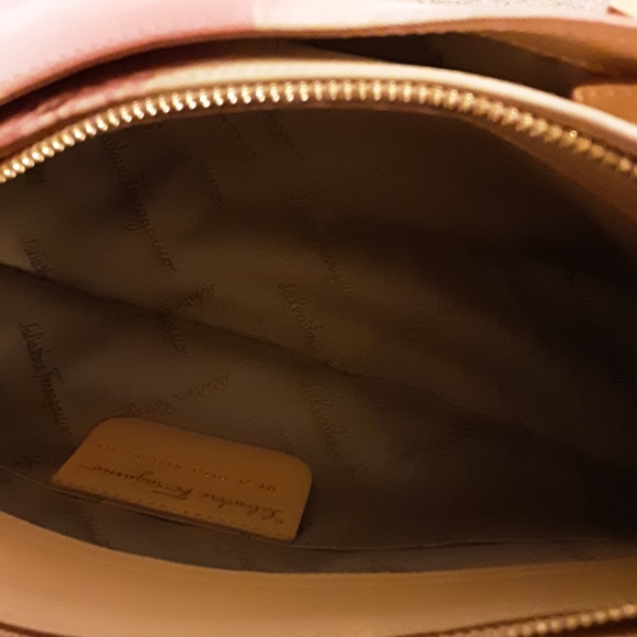 FERRAGAMO Purse -Authentic - Picture 9 of 12